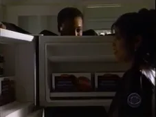 Bild från avsnittet "Dog day afternoon" på tv-serien "Martial law"